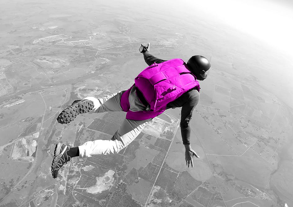 Parachute solo jump